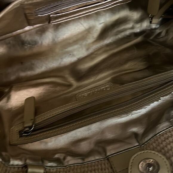 CALVIN KLEIN STRAW TOTE BRASS EMBELLISHMENTS GOLD INTERIOR - Picture 4 of 8